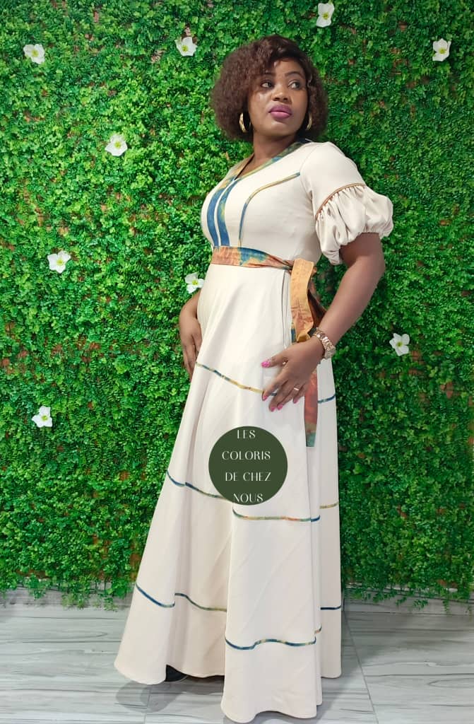 Robe africaine blanche élégante pour femme